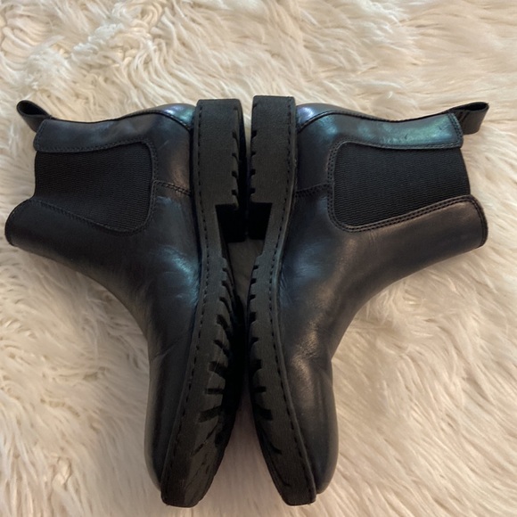 BORN Black Leather Men's Boots size 10 leather upper BNWOT color black - Picture 9 of 16